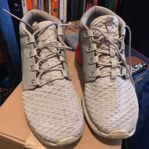 Size 11.5 men’s Nike roshe lightweight sneakers